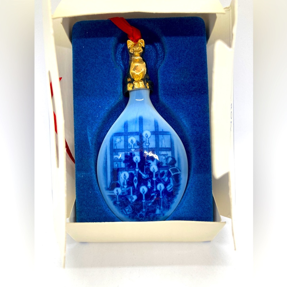 NEW IN BOX SCANDINAVIAN Ornament Collectible 2011